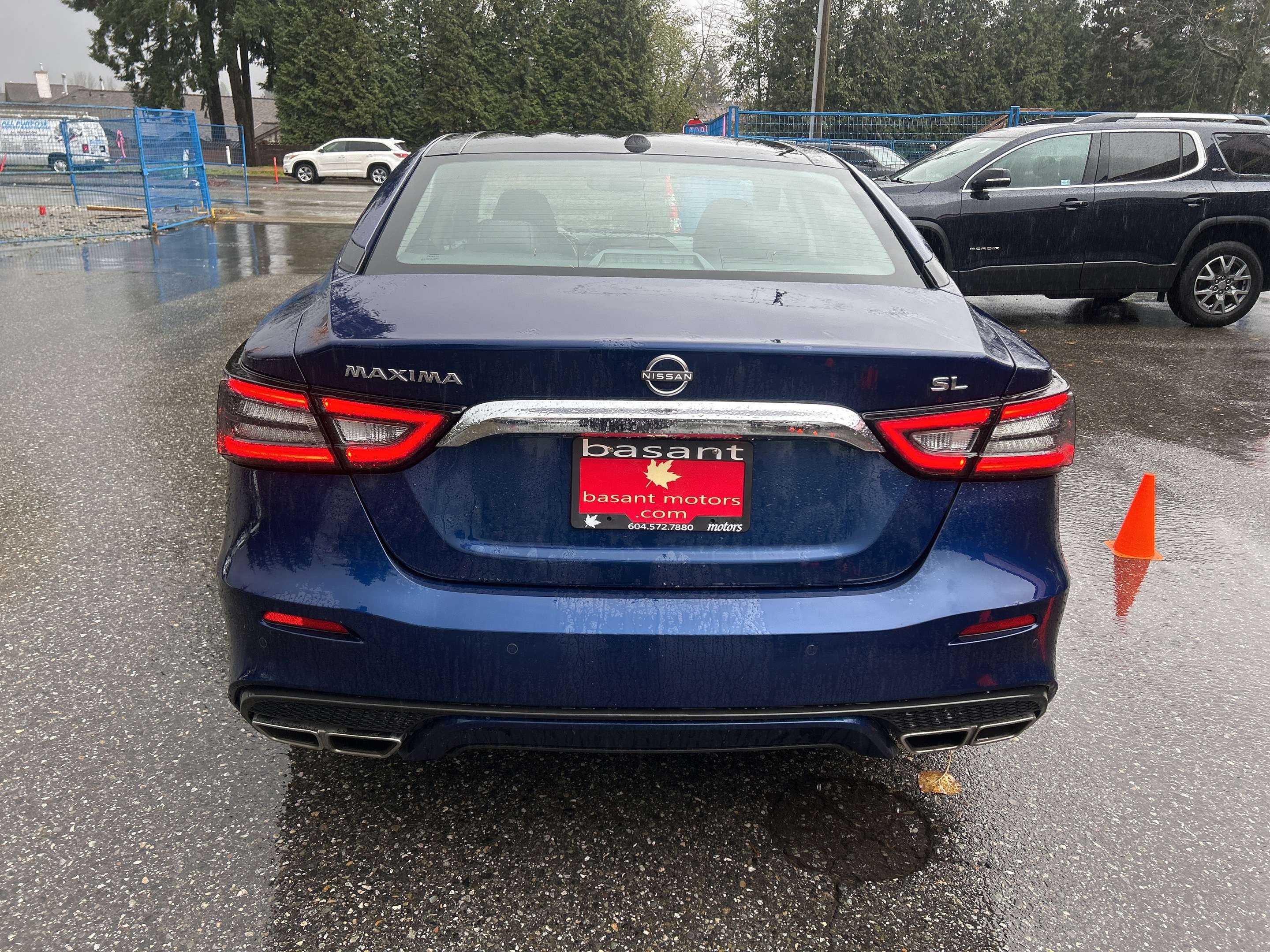 2023 Nissan Maxima SL, PanoRoof, Backup Cam, Nav, Heated Seats!! — photo 1