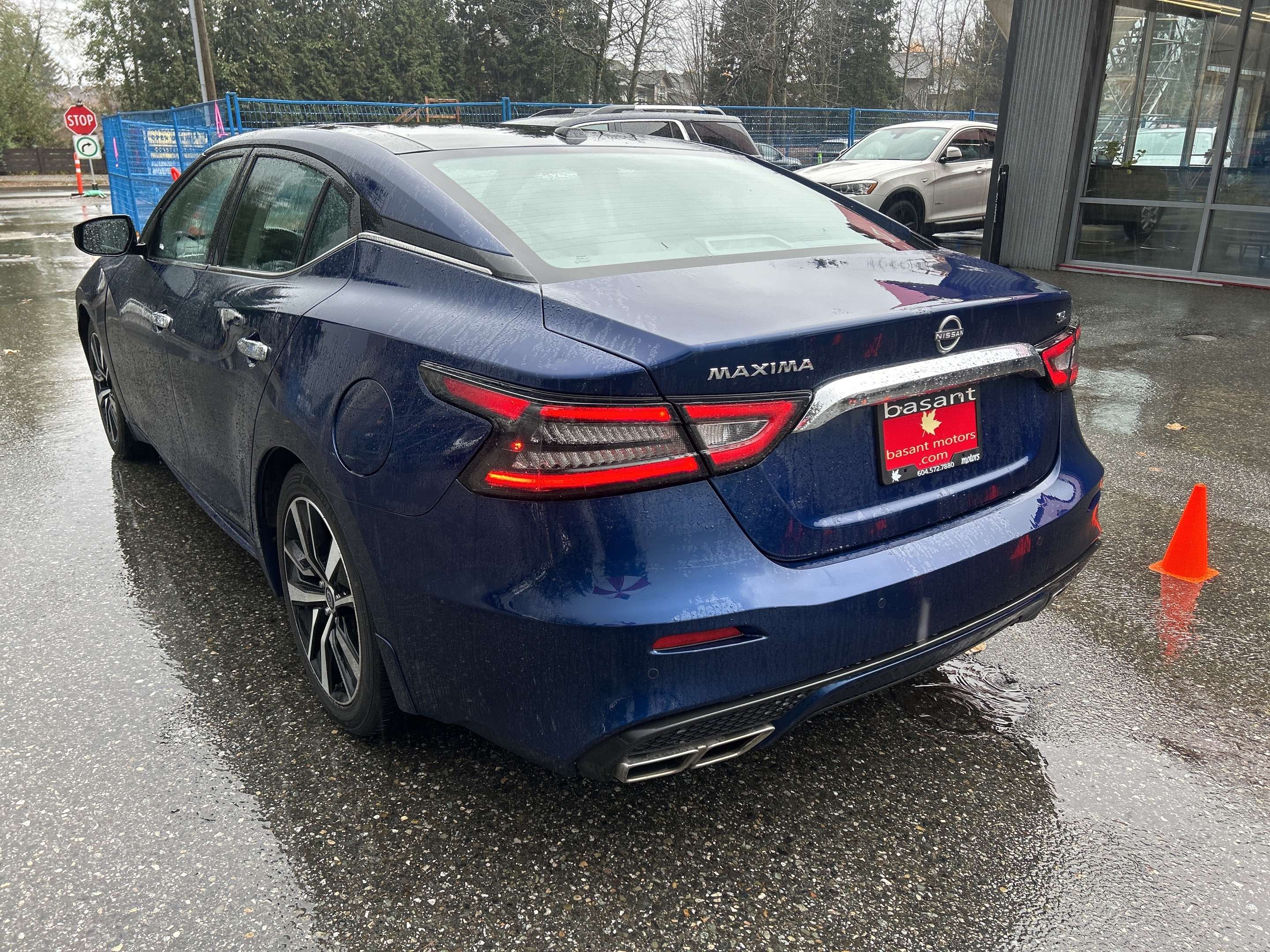 2023 Nissan Maxima SL, PanoRoof, Backup Cam, Nav, Heated Seats!! — photo 1