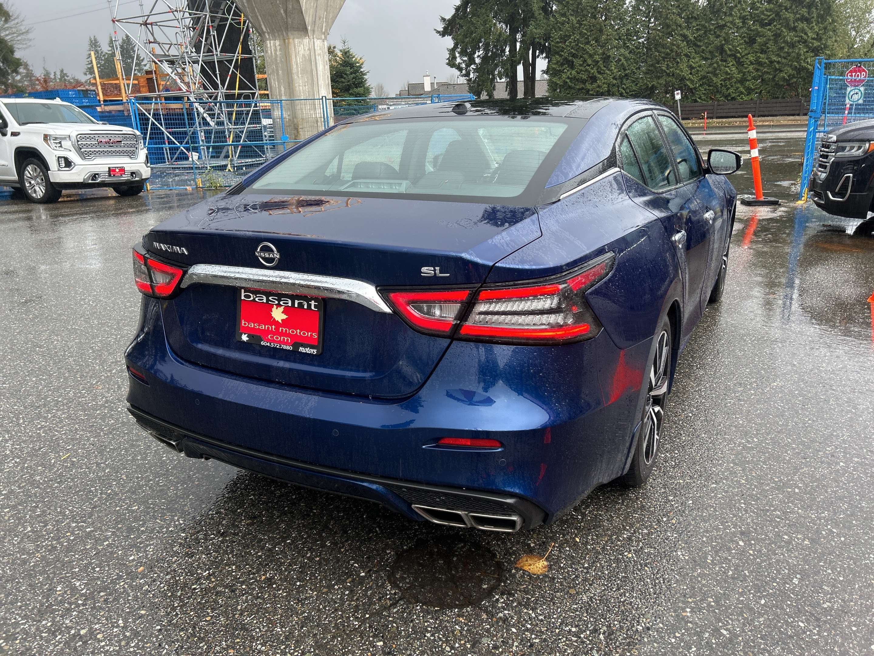 2023 Nissan Maxima SL, PanoRoof, Backup Cam, Nav, Heated Seats!! — photo 1