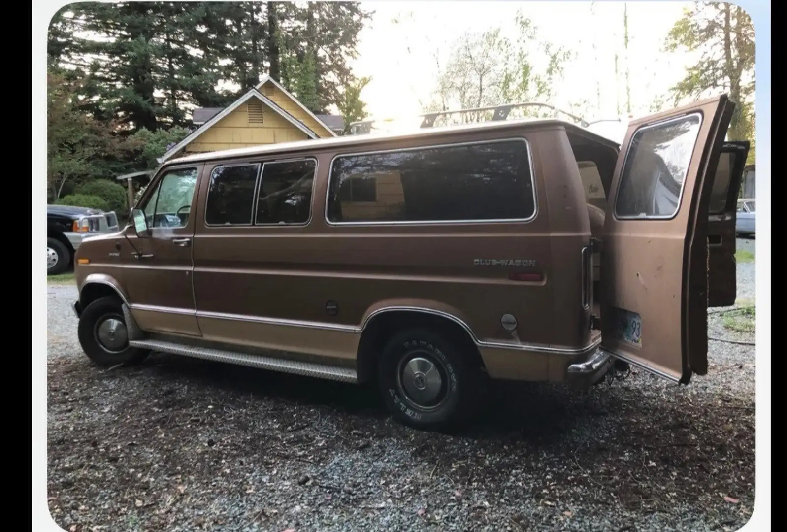 Ford Econoline USA E-150 CLUBWAGON Marrón - 1