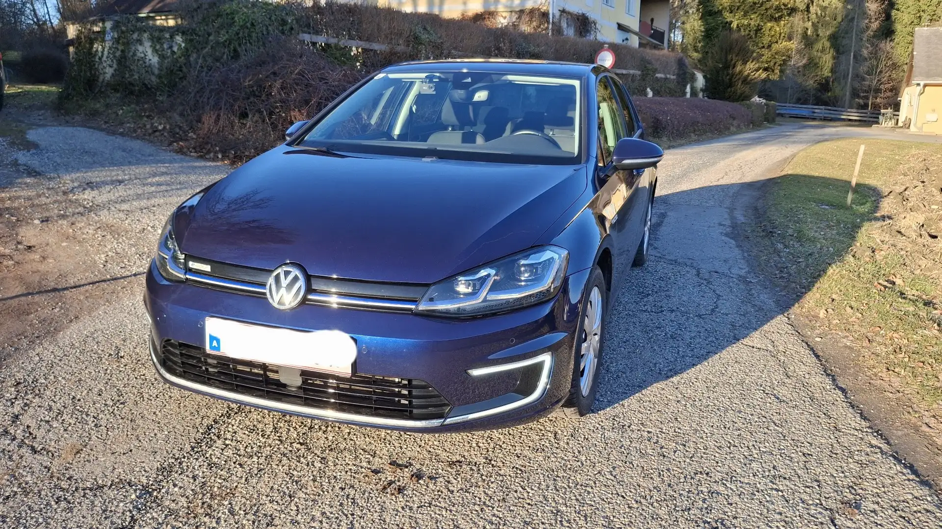 Volkswagen e-Golf e-Golf 35,8kWh (mit Batterie) Blau - 1