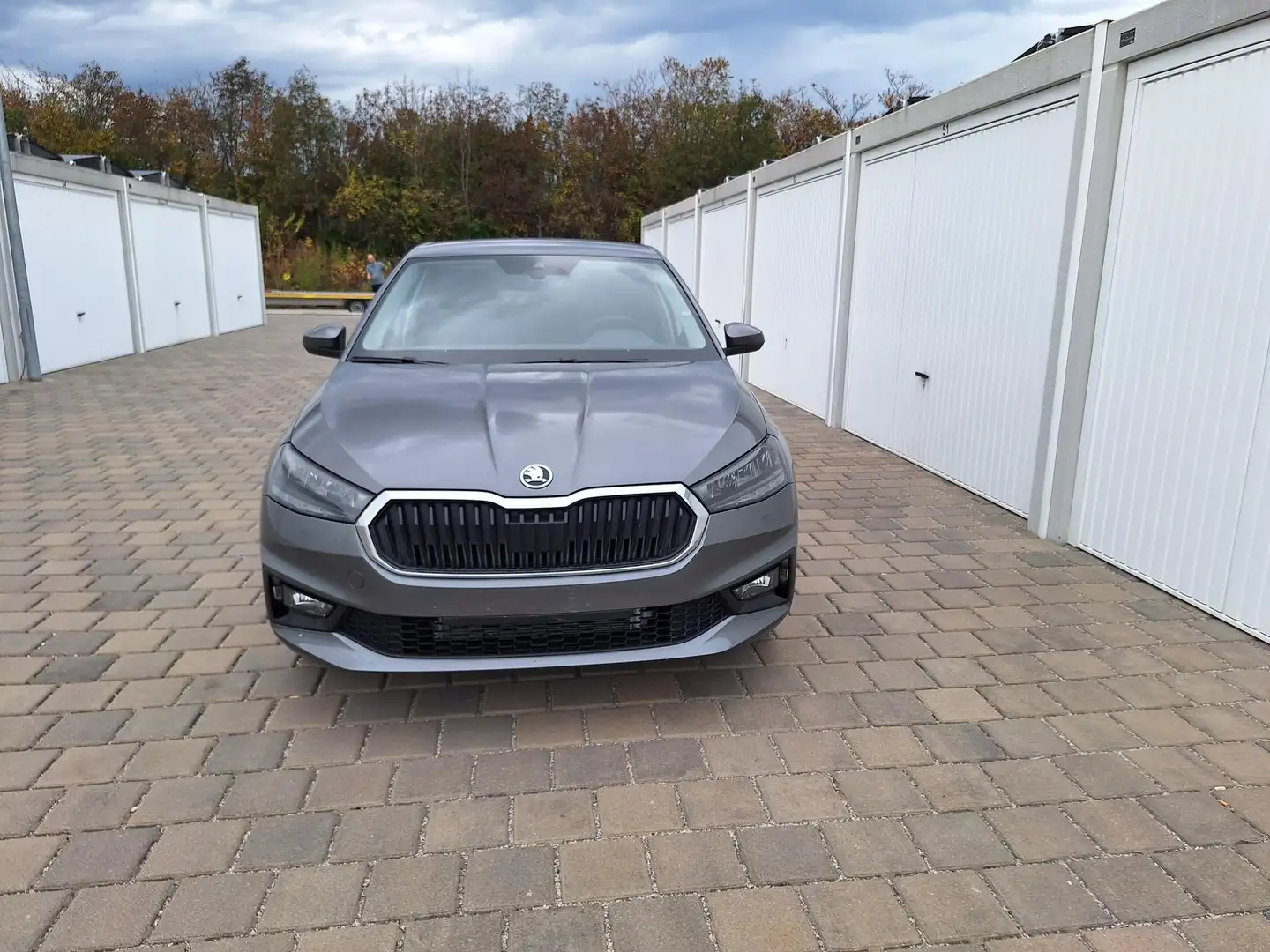 Skoda Fabia 30edition 1,0 TSI DSG 81 kW (110 PS), Automatik... Grau - 2