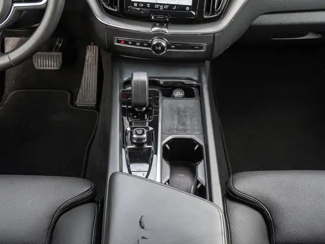 Volvo XC60 view 14