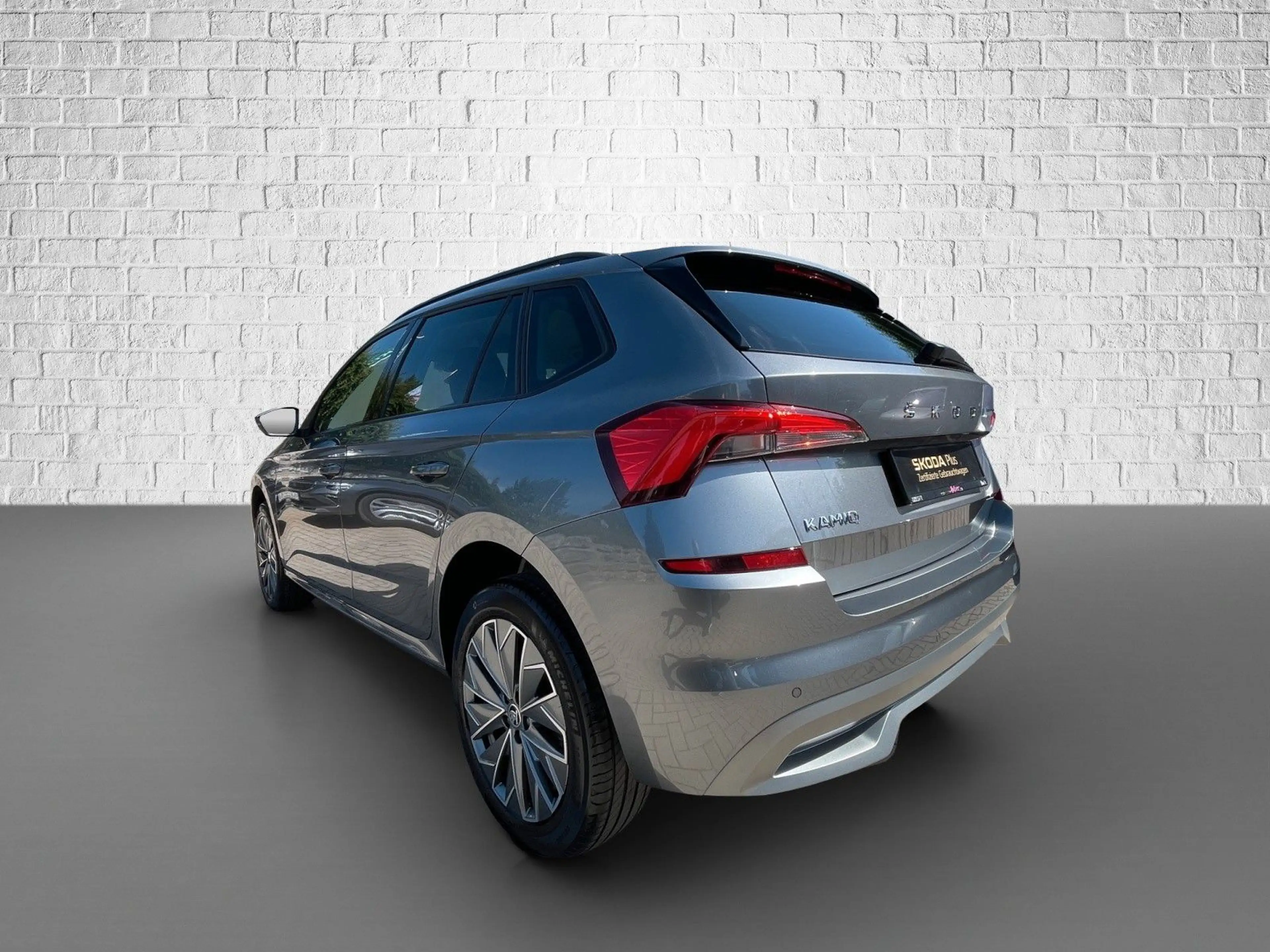 Skoda Kamiq 1.0 TSI Schalt - Tour LED Einparkhilfe SHZ — photo 3