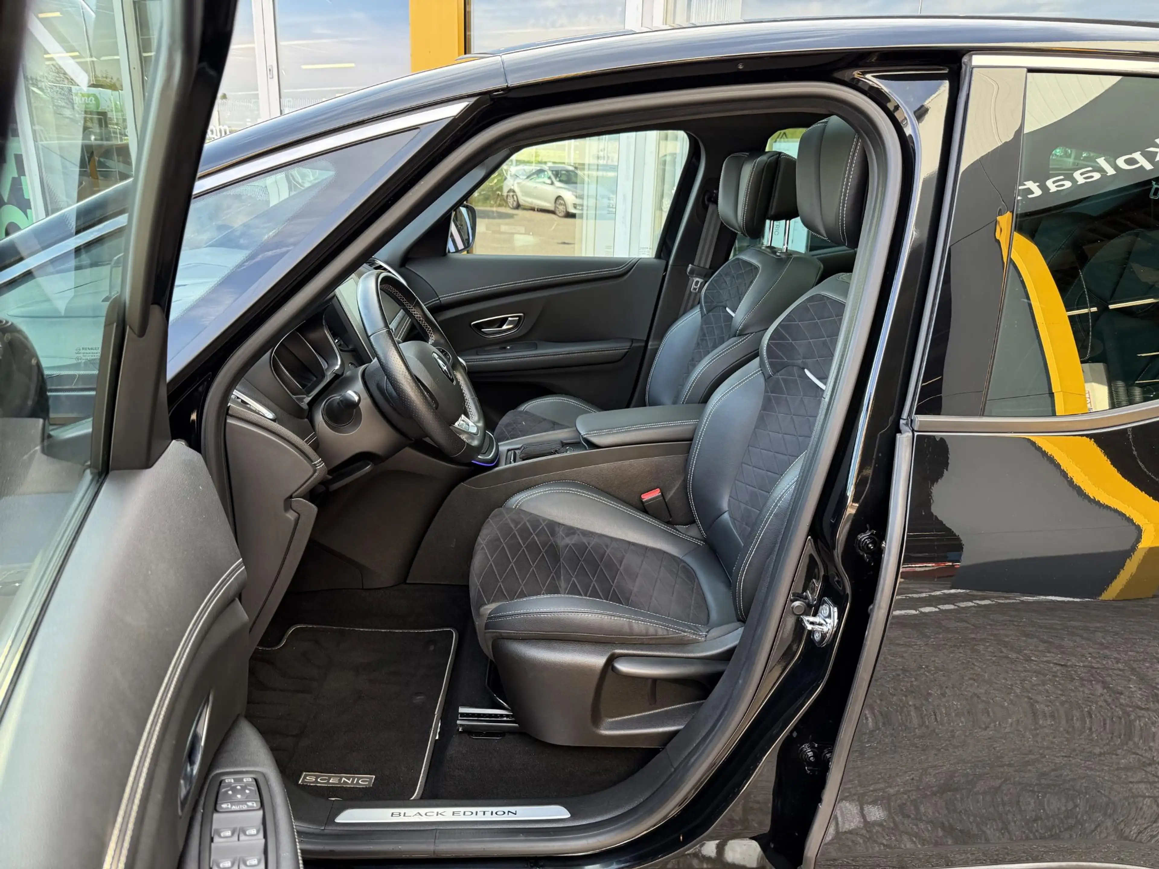Renault Scenic 1.3 TCe 140 EDC Black Edition | Panorama dak | Hea — photo 8