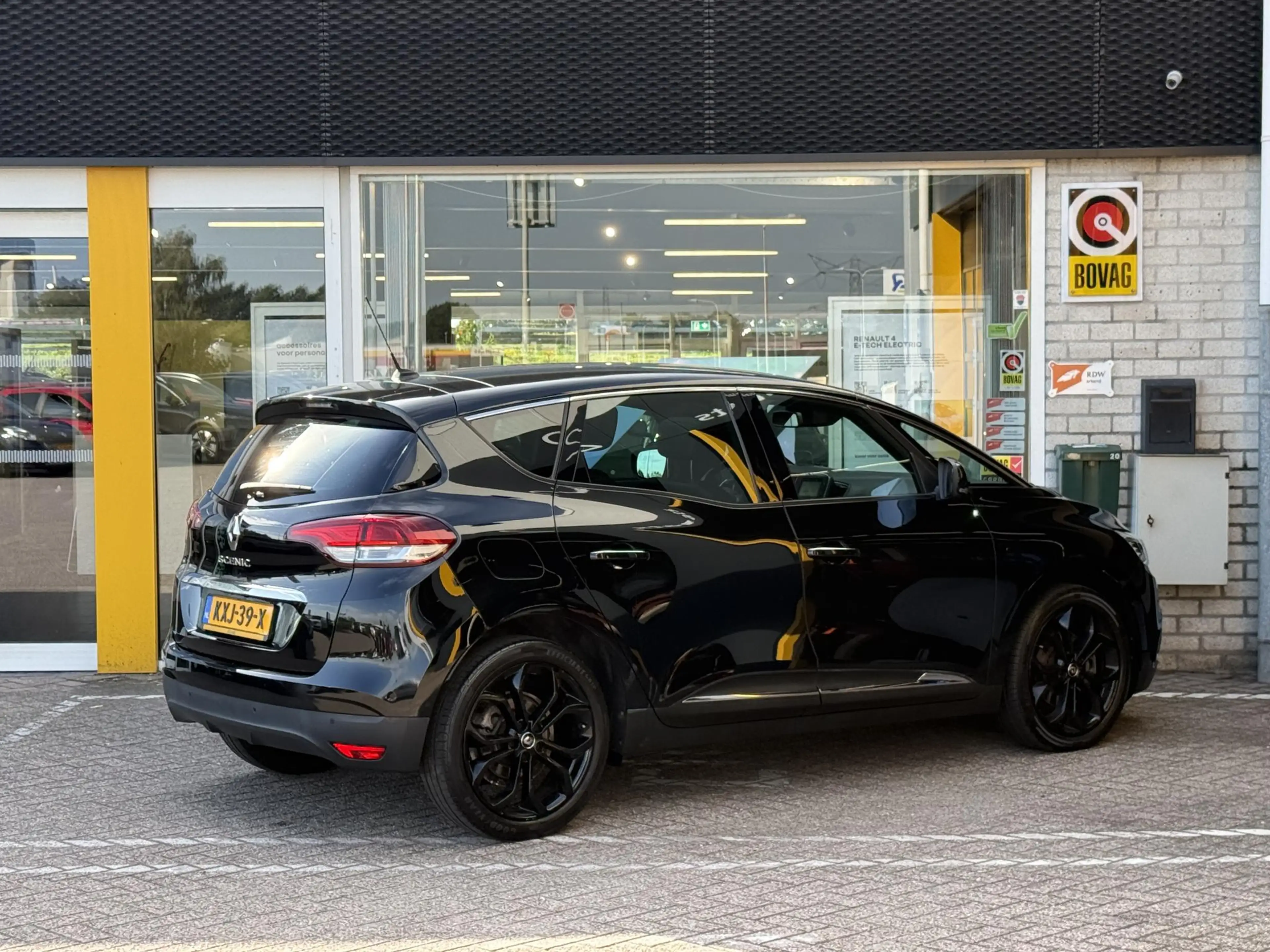 Renault Scenic 1.3 TCe 140 EDC Black Edition | Panorama dak | Hea — photo 26