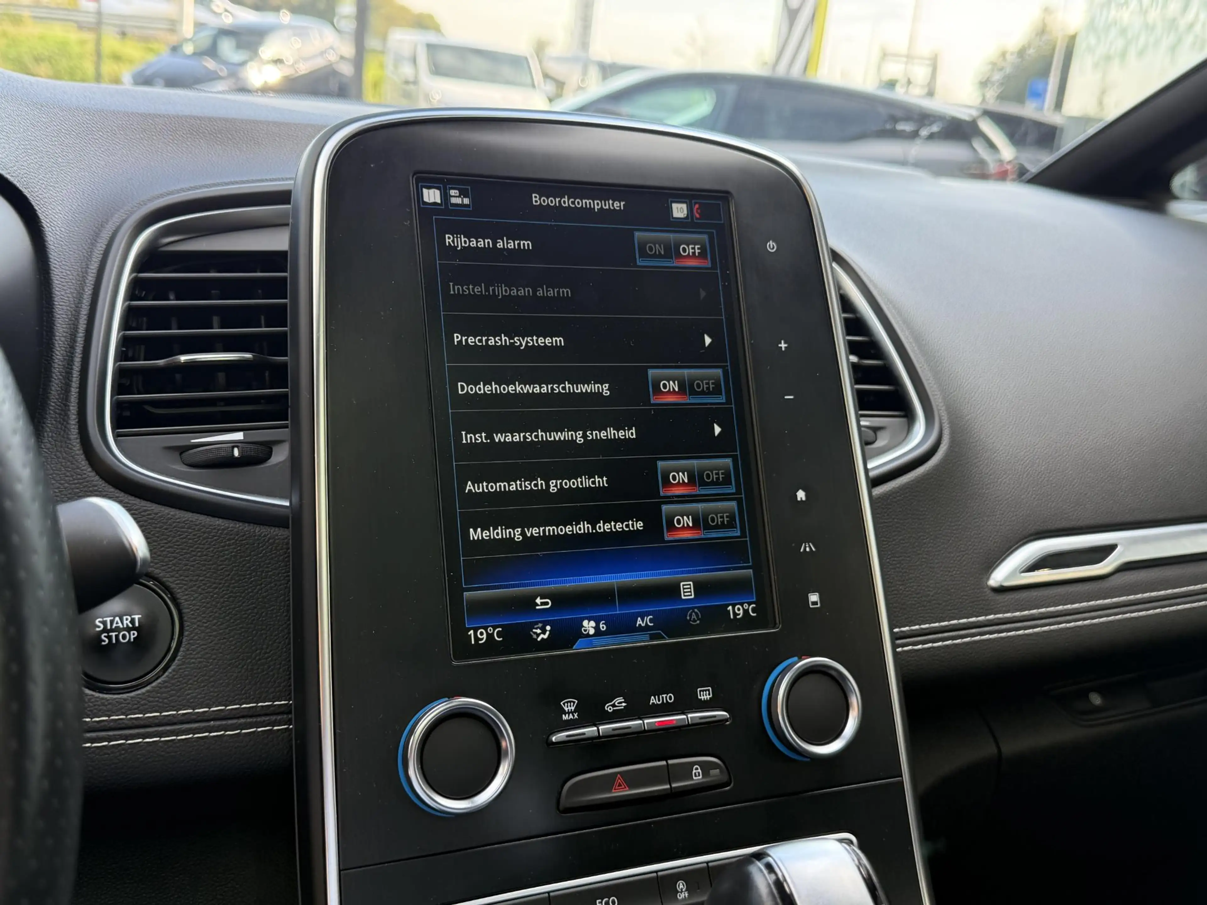 Renault Scenic 1.3 TCe 140 EDC Black Edition | Panorama dak | Hea — photo 20