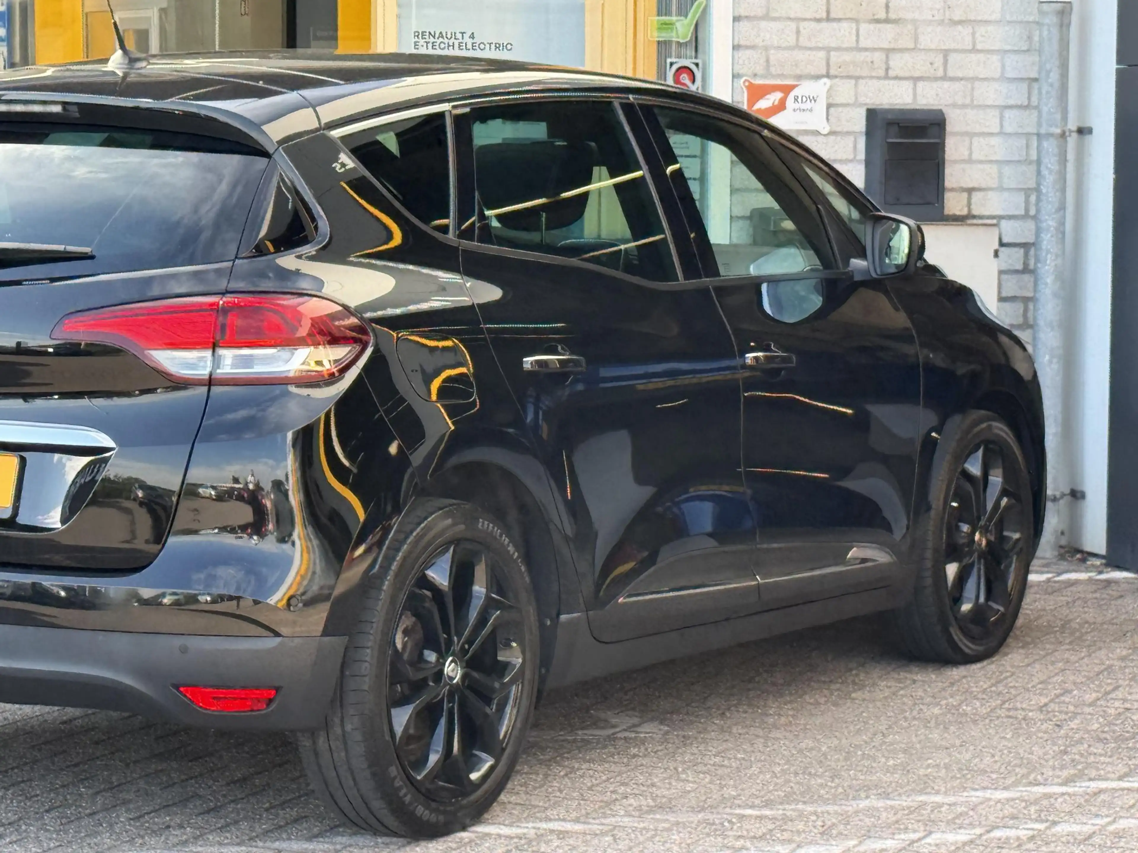 Renault Scenic 1.3 TCe 140 EDC Black Edition | Panorama dak | Hea — photo 29