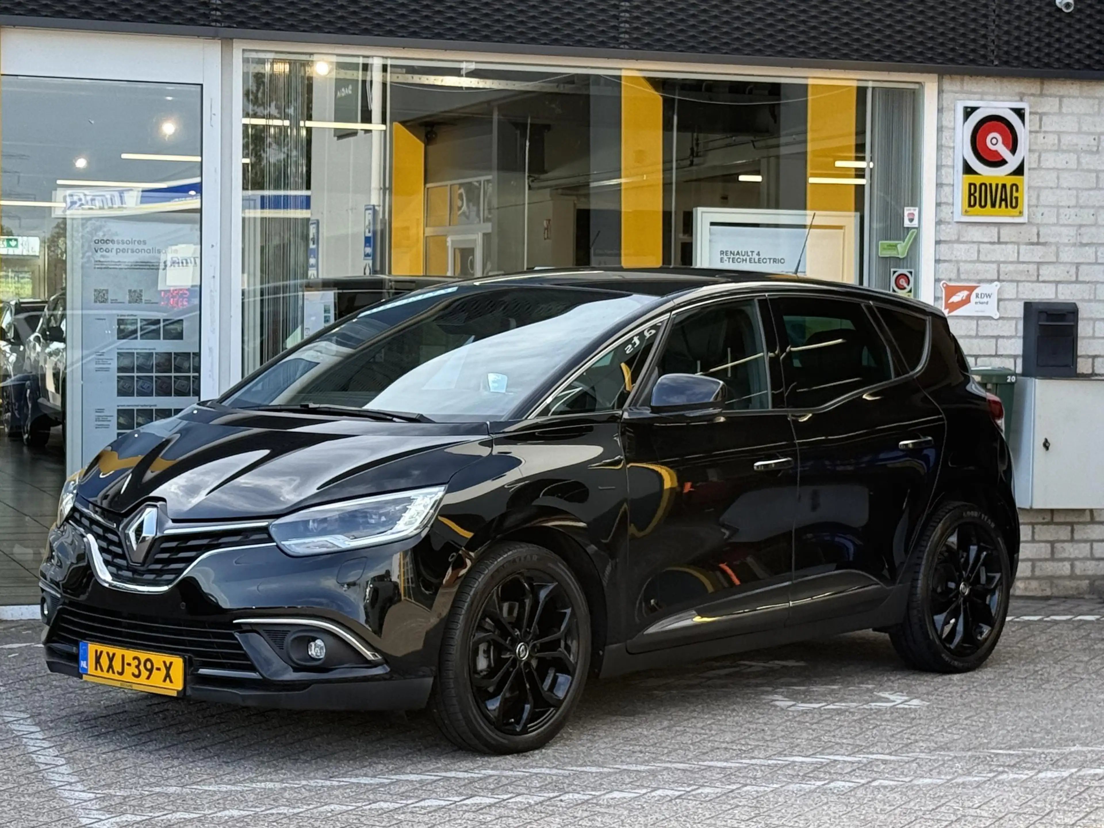 Renault Scenic 1.3 TCe 140 EDC Black Edition | Panorama dak | Hea — photo 2