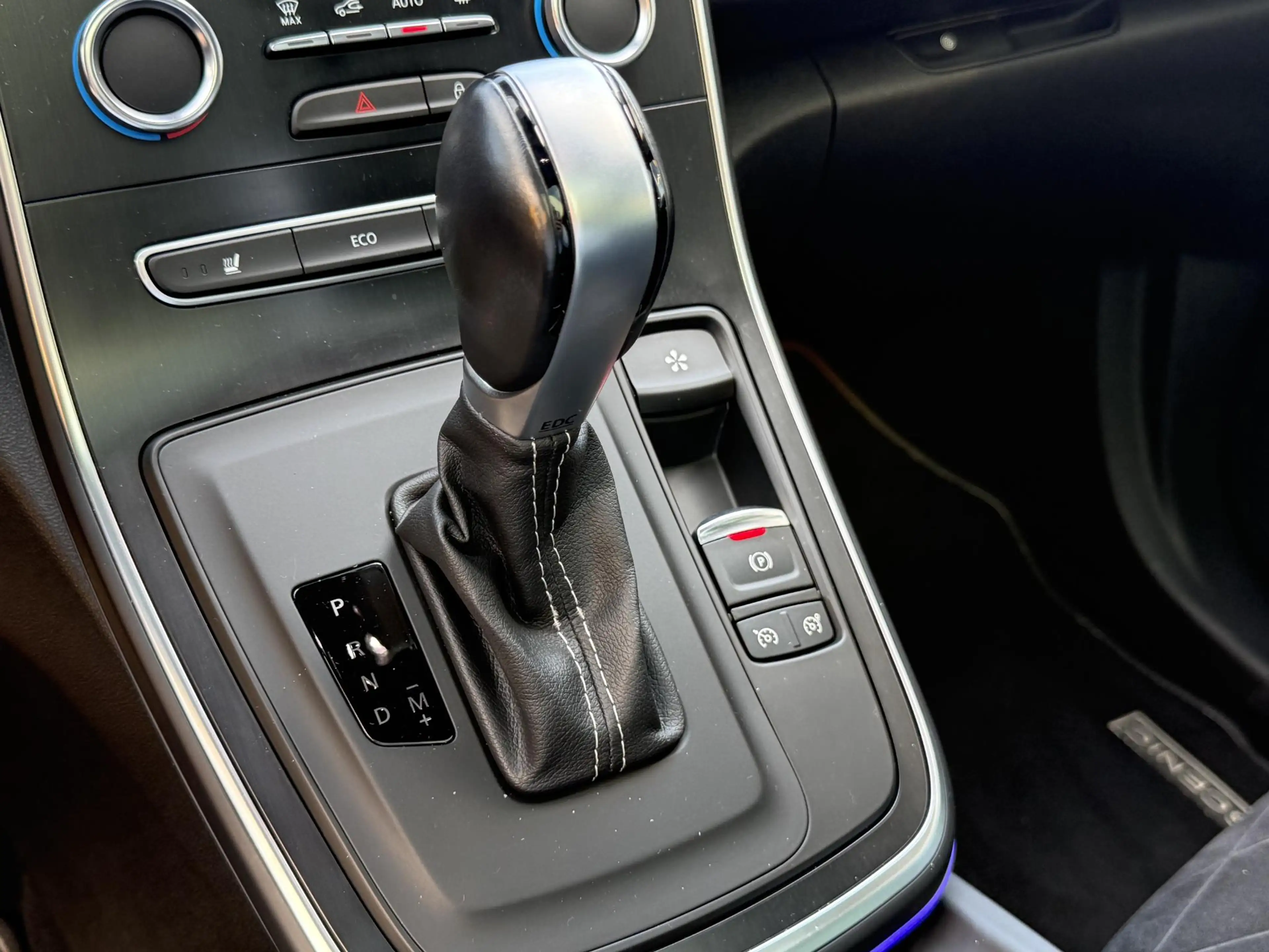 Renault Scenic 1.3 TCe 140 EDC Black Edition | Panorama dak | Hea — photo 23