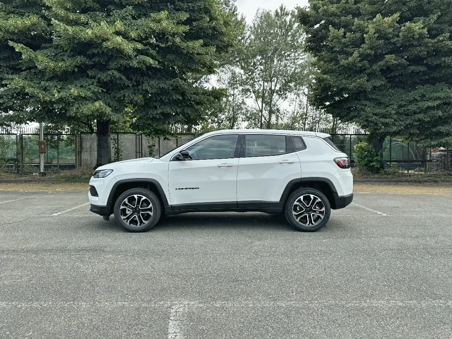 Jeep Compass 1.5 Turbo MHEV T4 96kW Altitude DDCT Bianco - 2