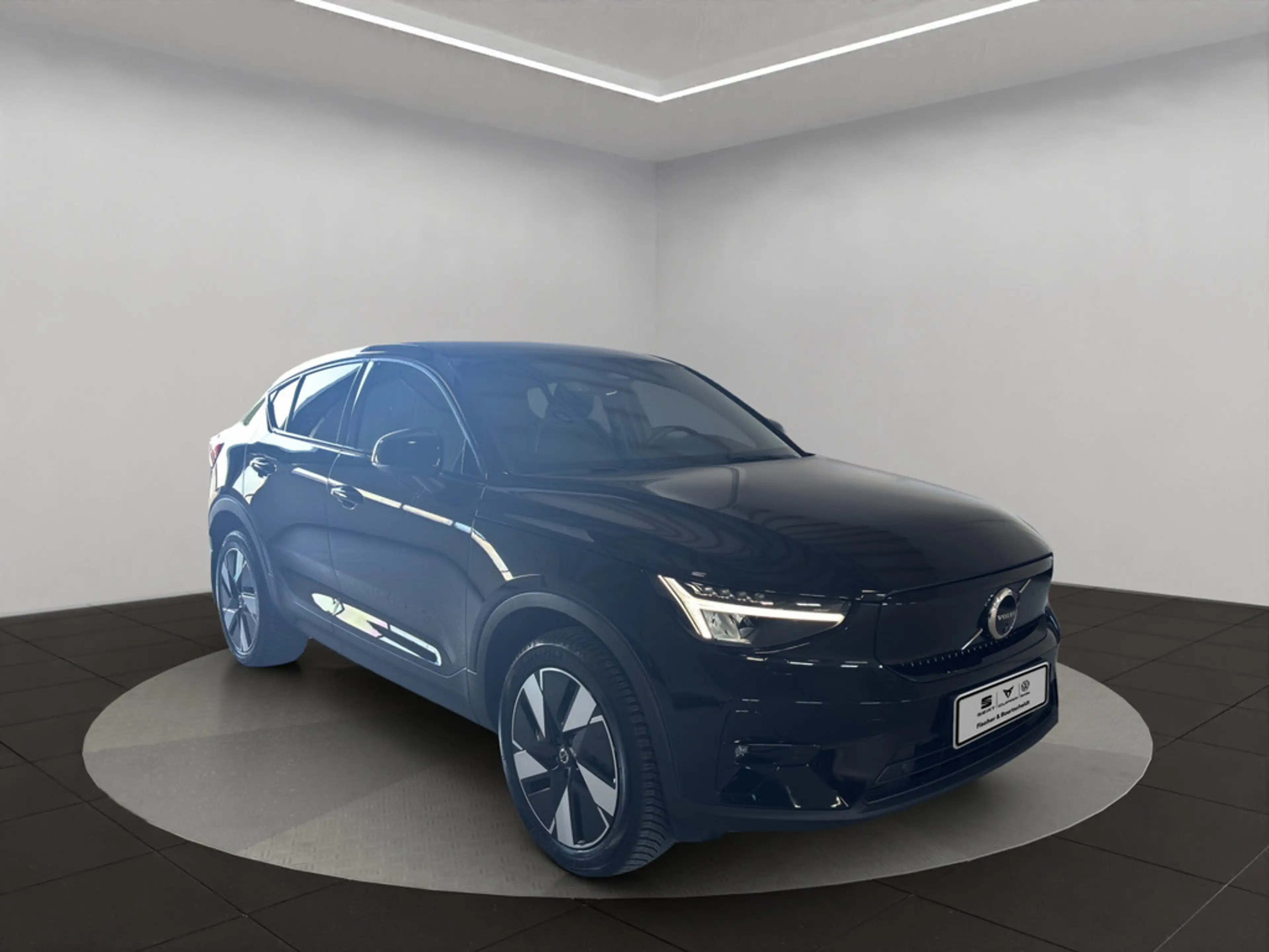 Volvo C40 Ultimate Recharge Pure Electric 2WD PANO — photo 6