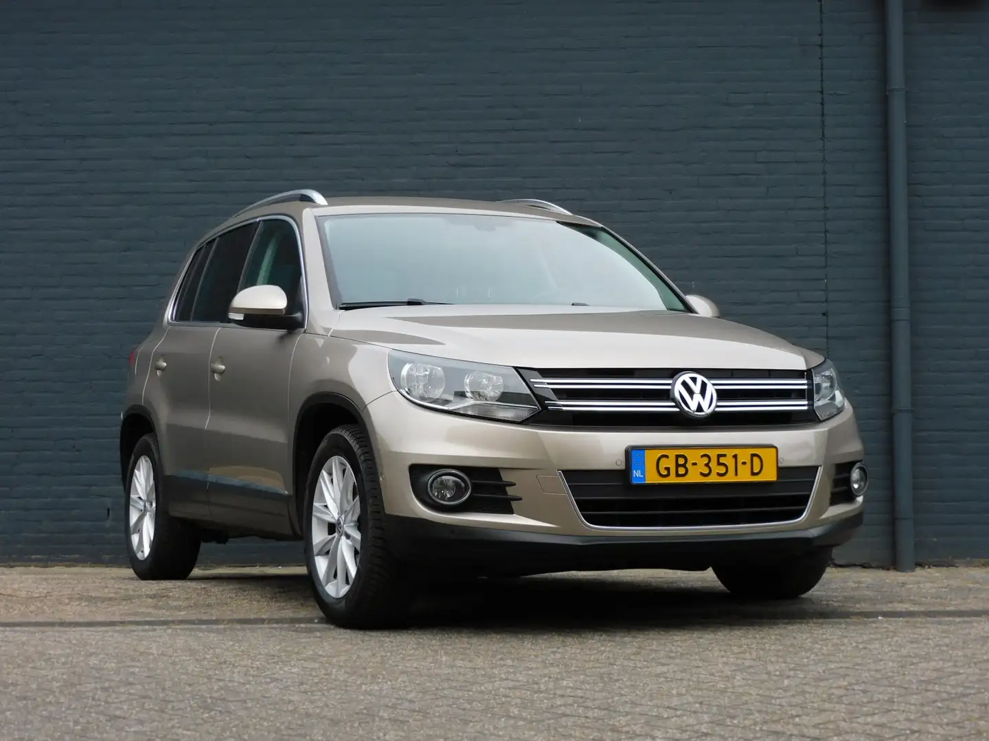 Volkswagen Tiguan 1.4 TSI Sport&Style 1e EIGENAAR! DEALER ONDERHOUDE Beige - 2