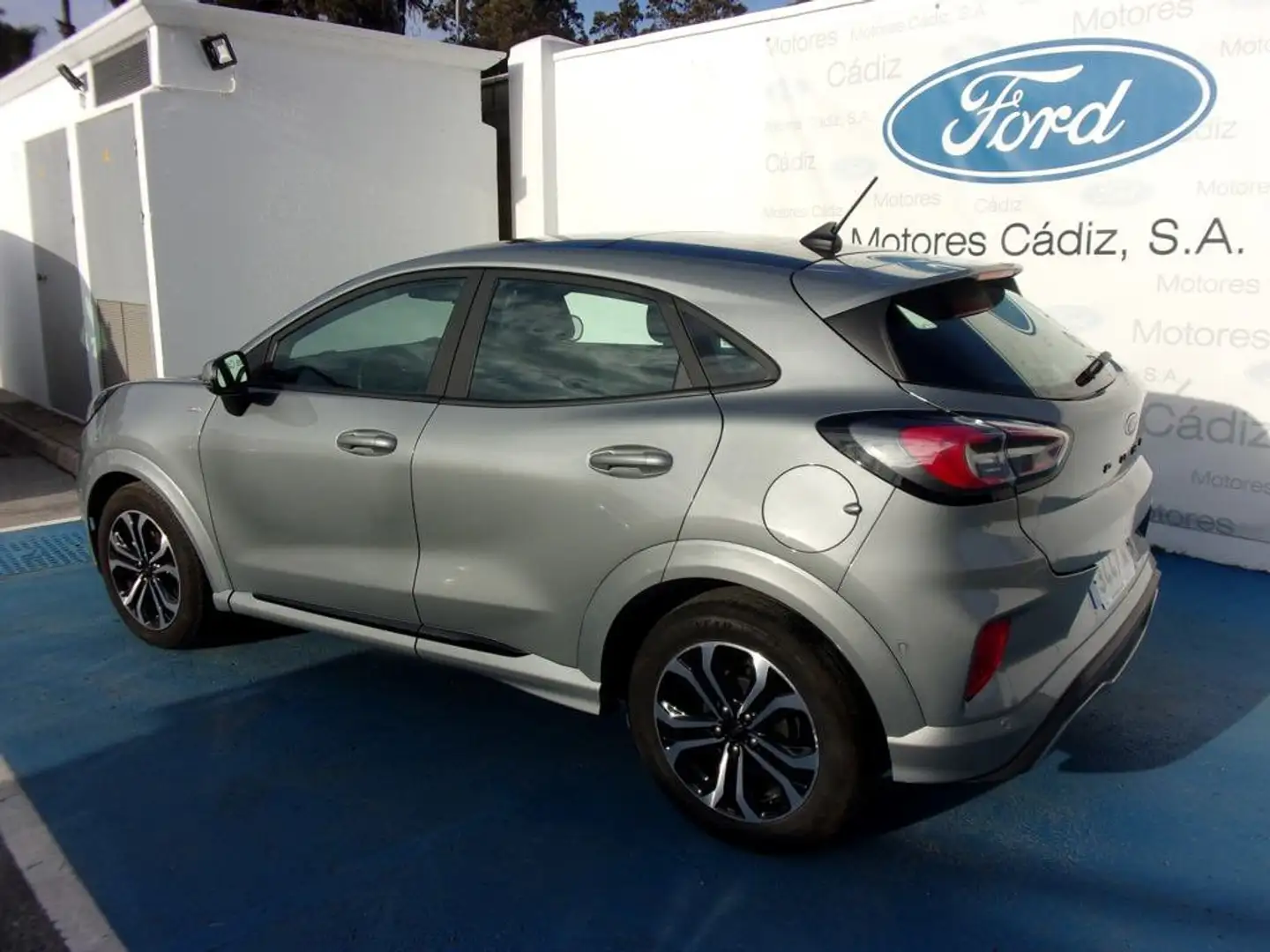 Ford Puma 1.0 EcoBoost MHEV ST-Line Aut. 125 Plateado - 2