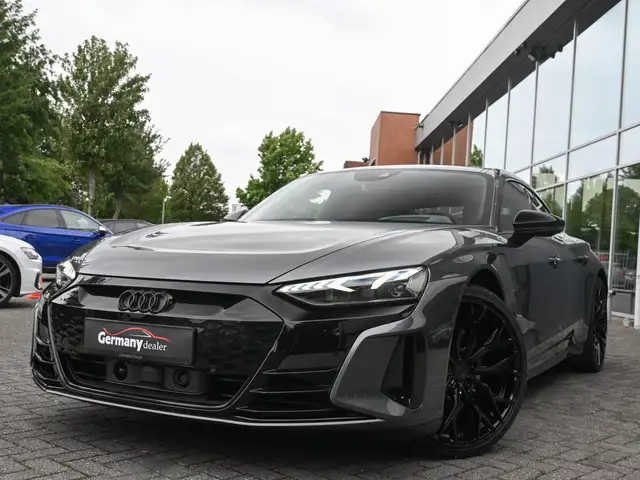 Audi E-Tron GT view 4