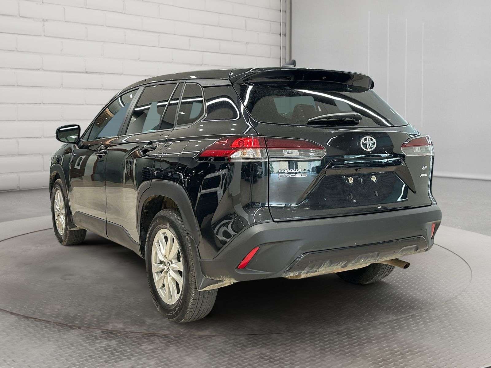 2026 Toyota Corolla Cross LE AWD | Heated Seats | Back-Up Camera | No Accide — снимка 1