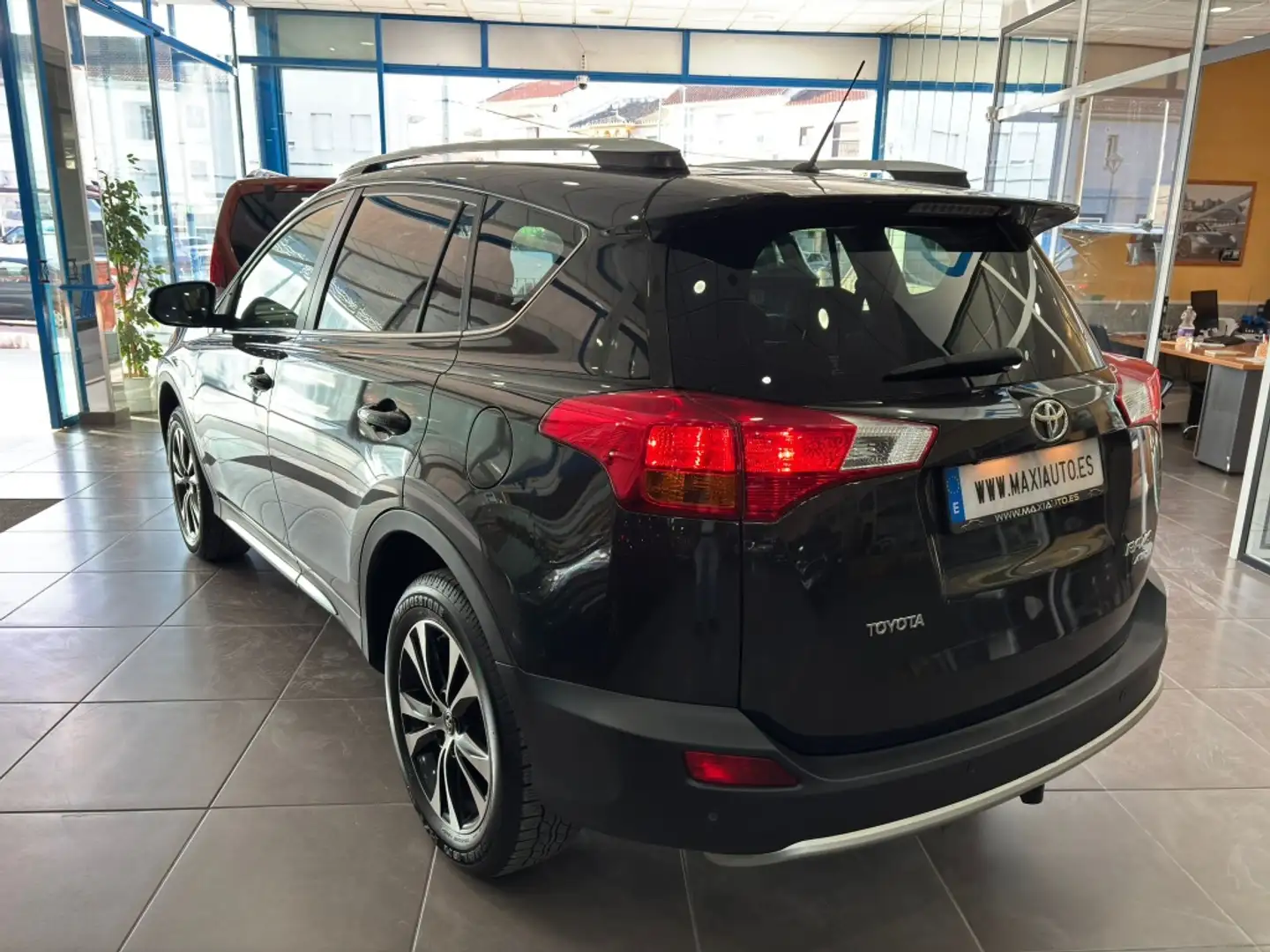 Toyota RAV 4 150D Executive AWD AutoDrive Negro - 2