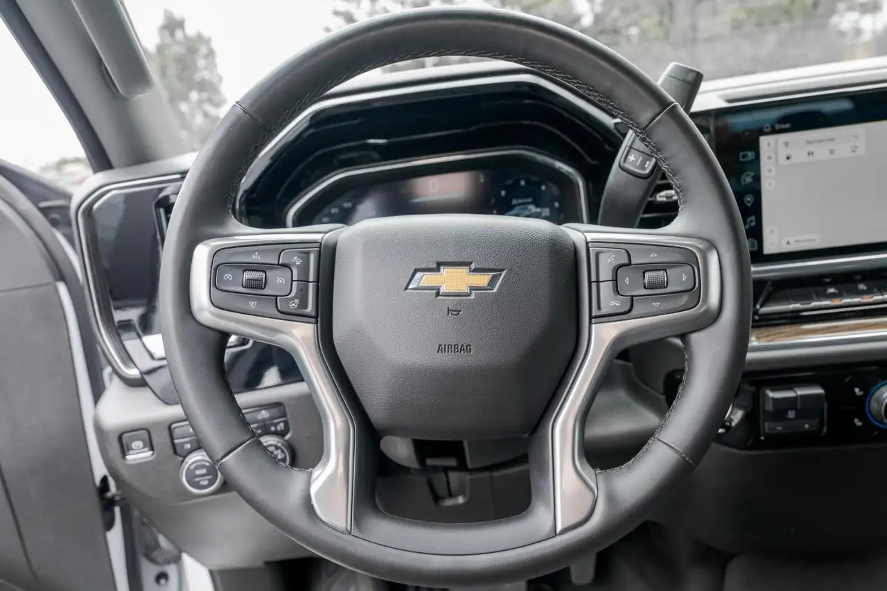 Chevrolet Silverado 1500 photo Chevrolet Silverado 1500