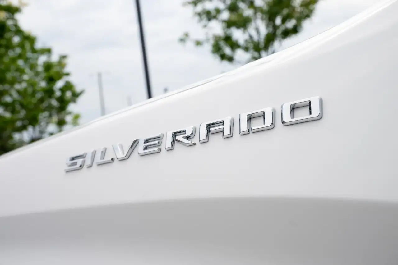 Chevrolet Silverado 1500 photo Chevrolet Silverado 1500