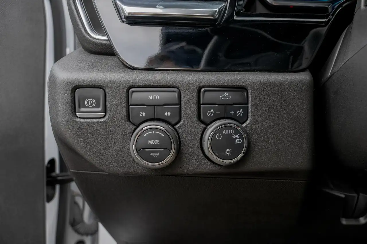 Chevrolet Silverado 1500 photo Chevrolet Silverado 1500