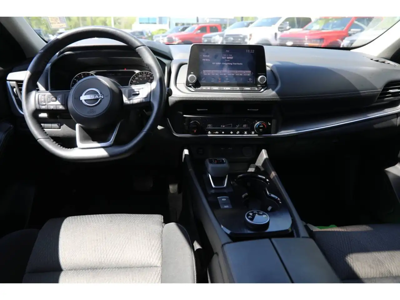 Nissan Rogue снимка Nissan Rogue
