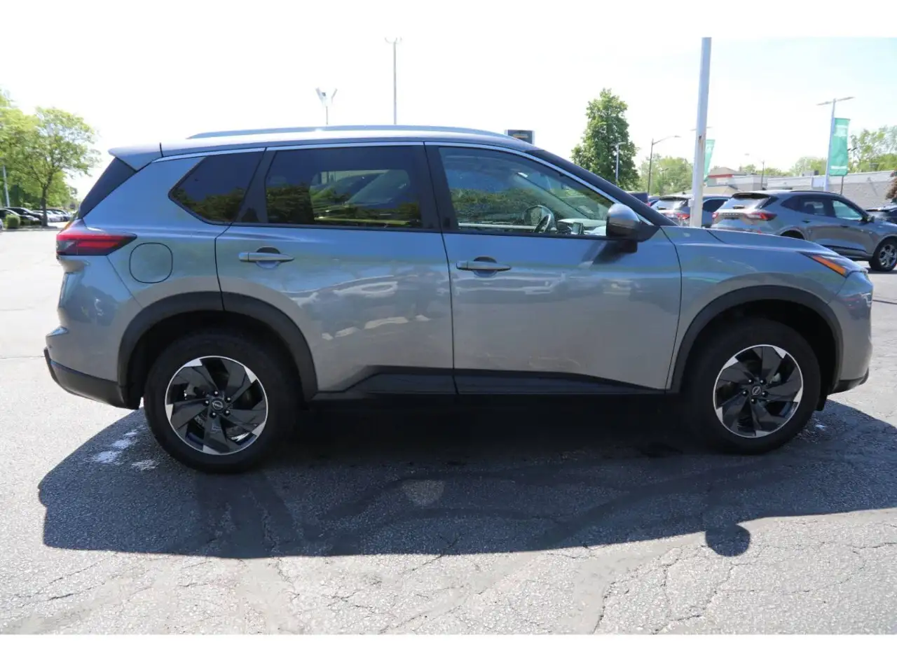 Nissan Rogue снимка Nissan Rogue