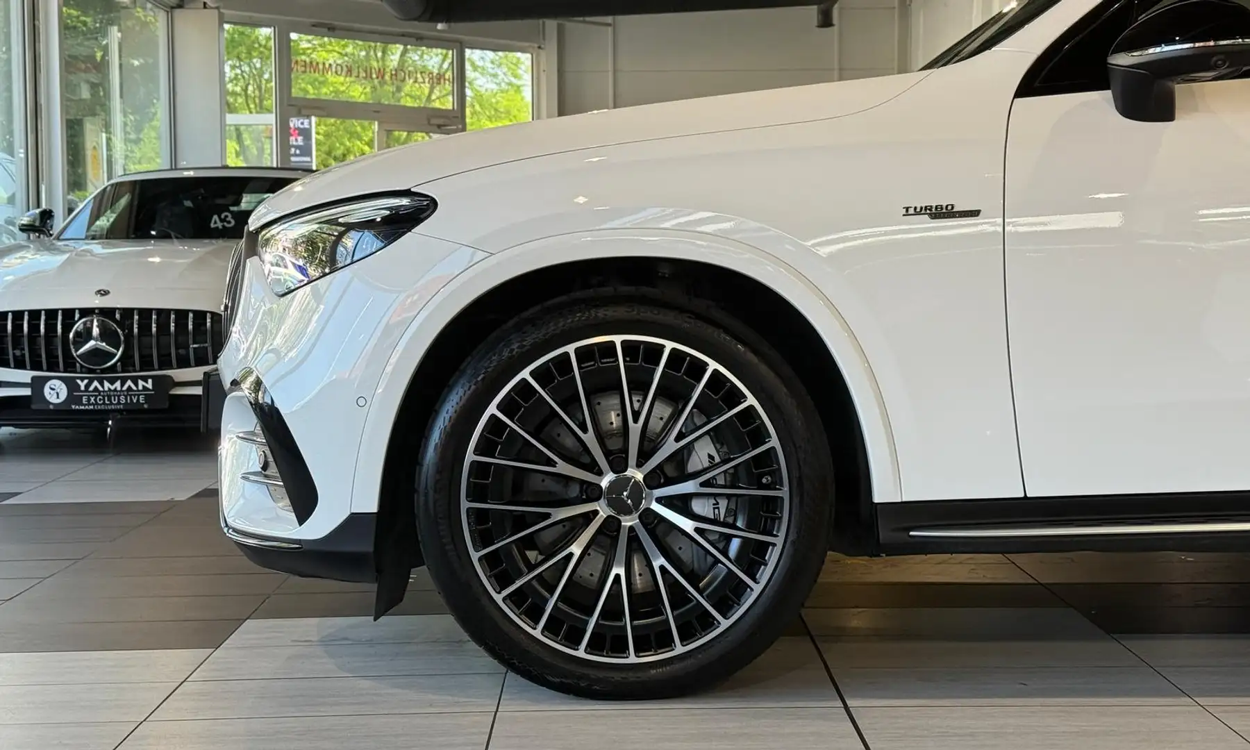 Mercedes-Benz GLC 43 AMG 4Matic*Pano*Trittbretter*Burmester* Bílá - 2