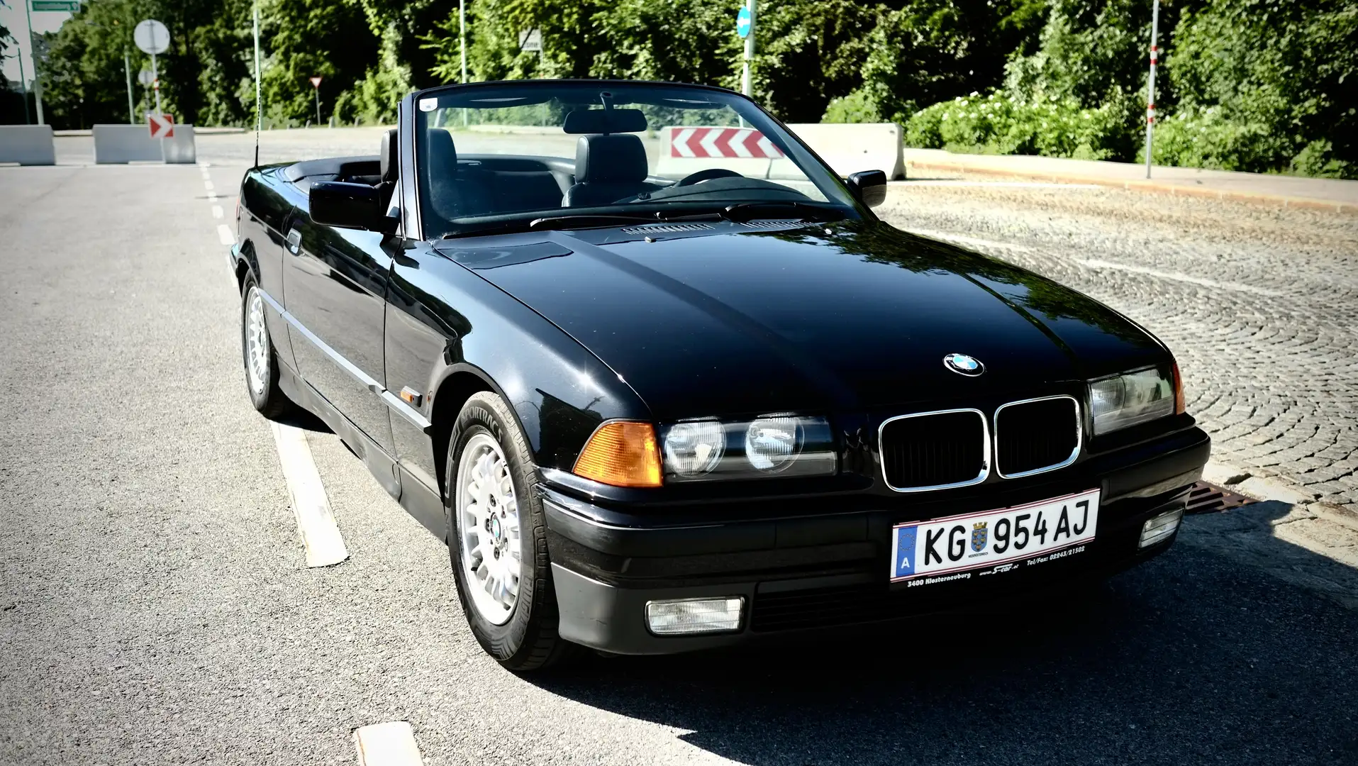 BMW 320 320i Cabrio - 1