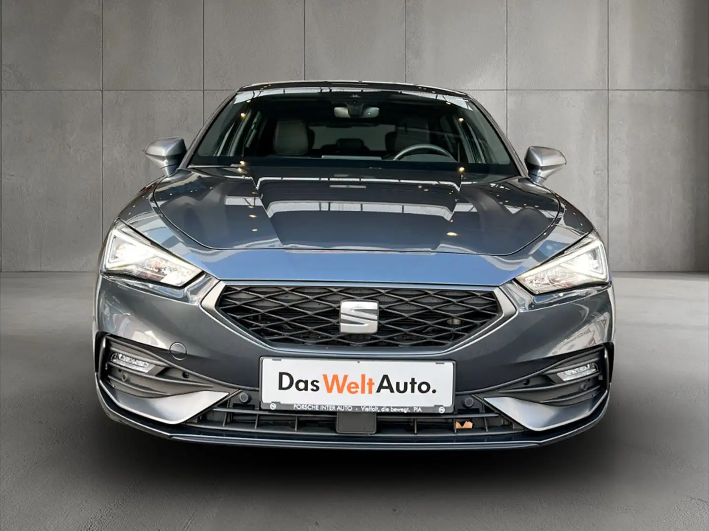 SEAT Leon FR 1.5 eTSI ACT DSG Grau - 2