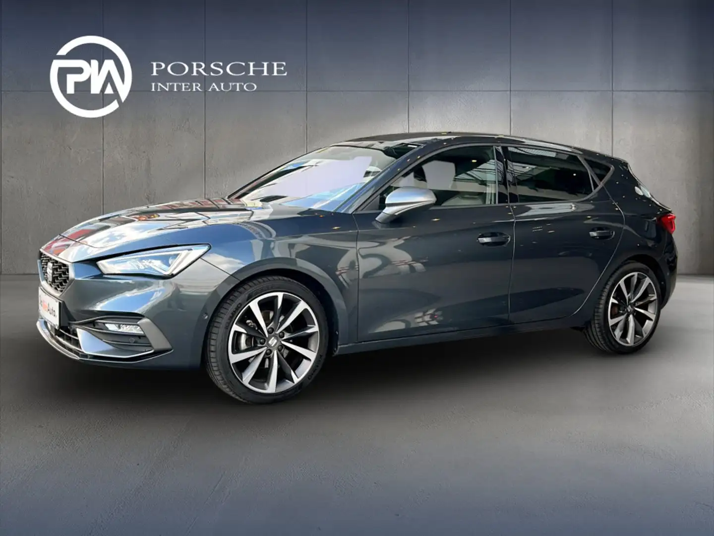 SEAT Leon FR 1.5 eTSI ACT DSG Grau - 1