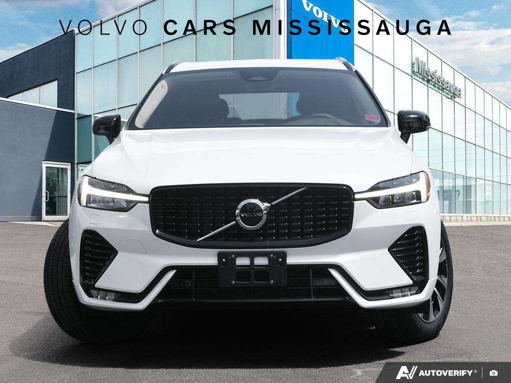 2024 Volvo XC60 Core Dark Theme alt 2