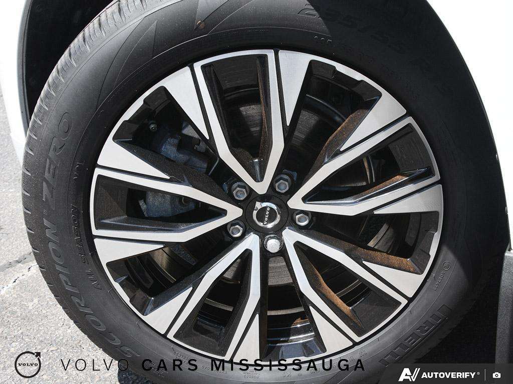 2024 Volvo XC60 Core Dark Theme thumb 6