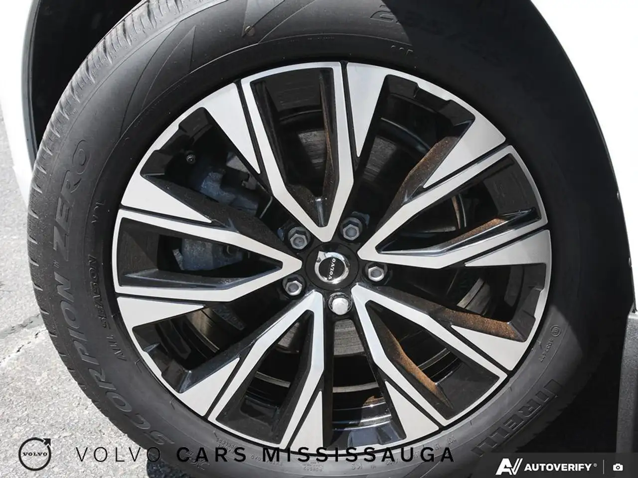 Volvo XC60 снимка Volvo XC60