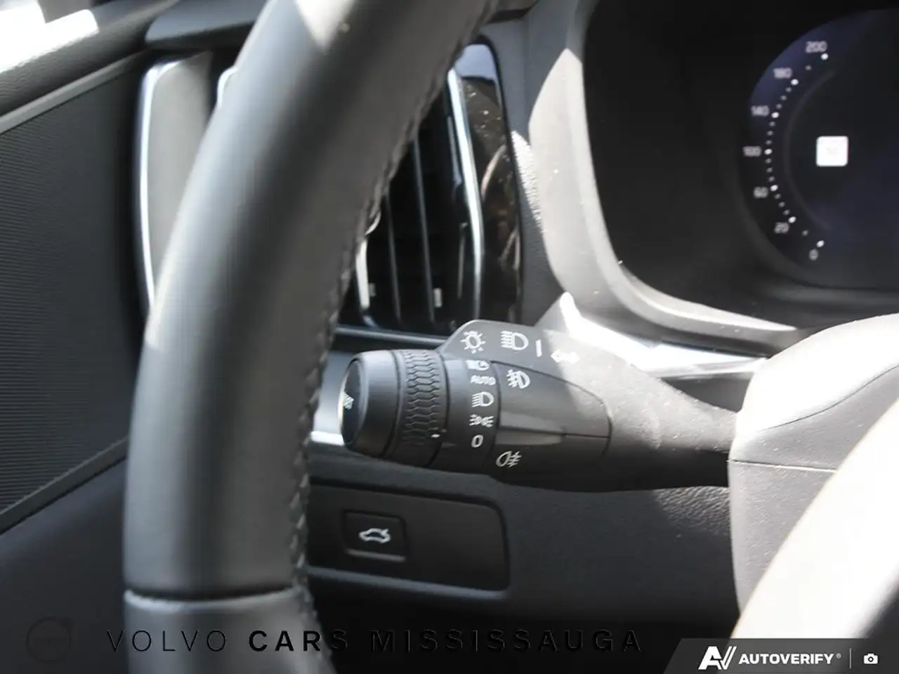 Volvo XC60 снимка Volvo XC60