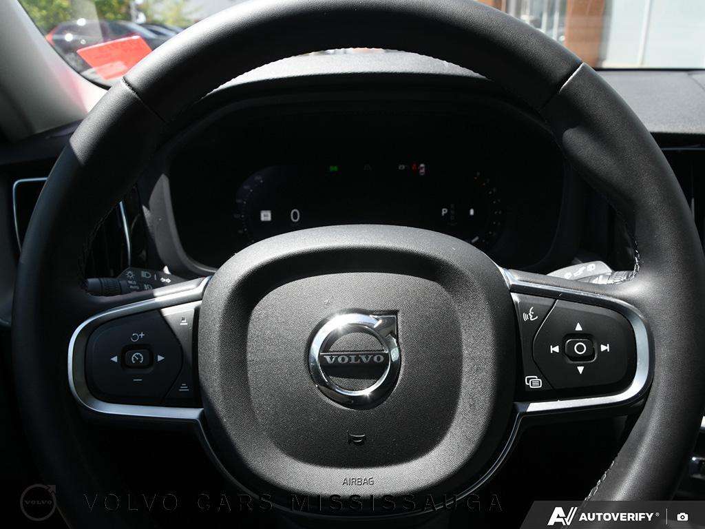 2024 Volvo XC60 Core Dark Theme thumb 14