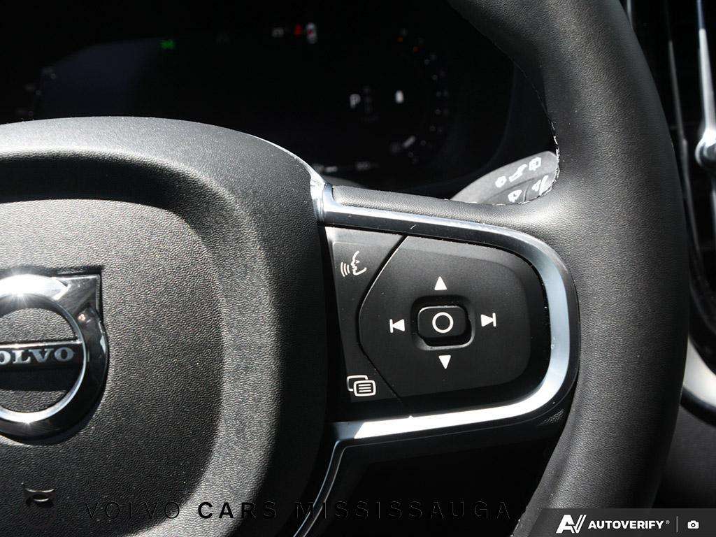 2024 Volvo XC60 Core Dark Theme thumb 17