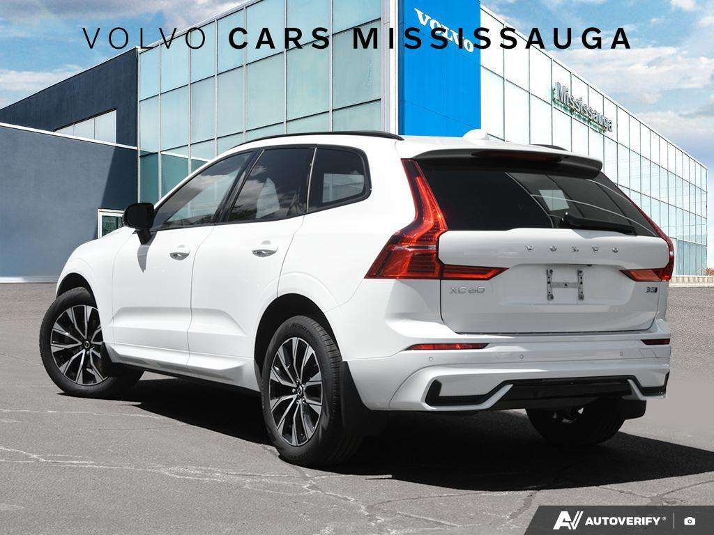 2024 Volvo XC60 Core Dark Theme alt 4