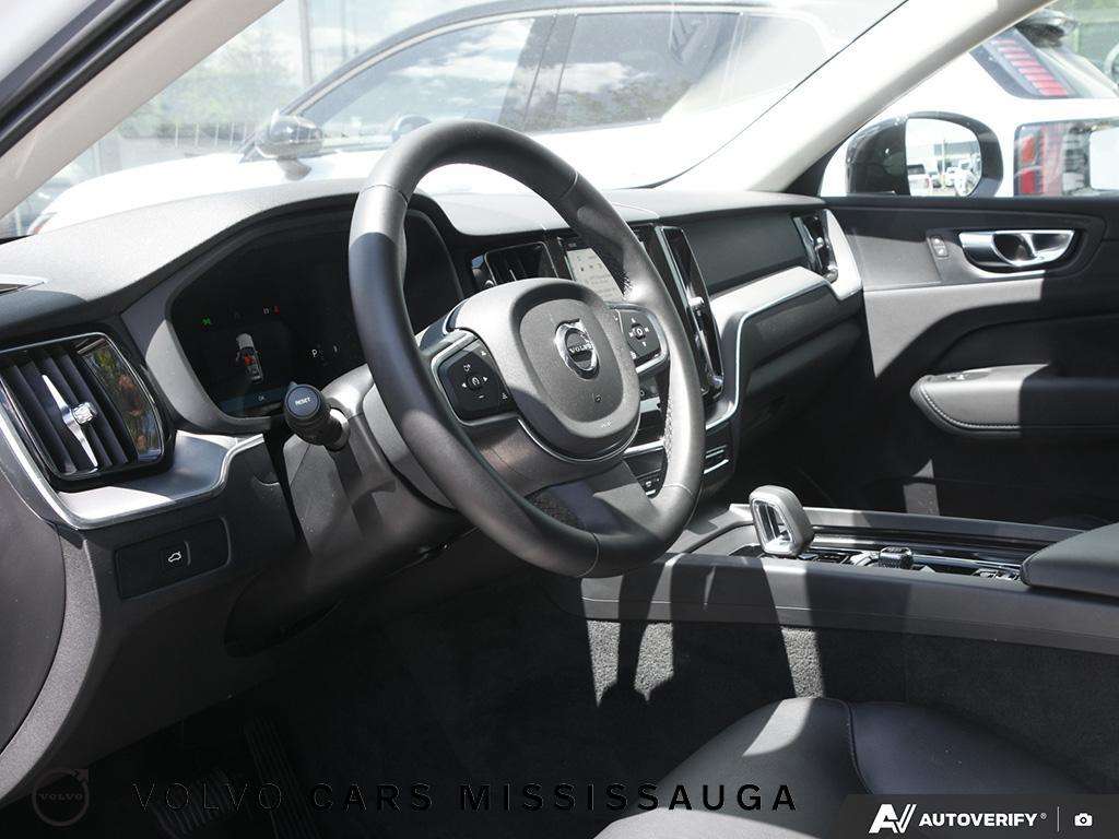 2024 Volvo XC60 Core Dark Theme thumb 13
