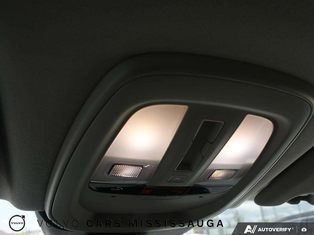 2024 Volvo XC60 Core Dark Theme thumb 24