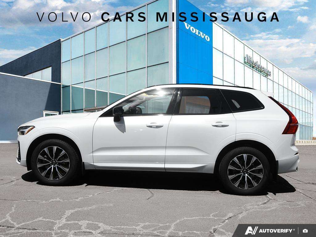 2024 Volvo XC60 Core Dark Theme alt 3