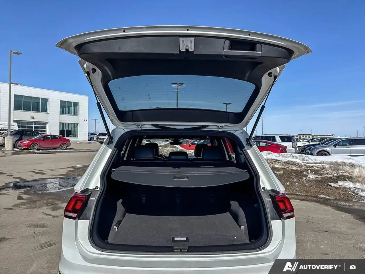 Volkswagen Tiguan снимка Volkswagen Tiguan