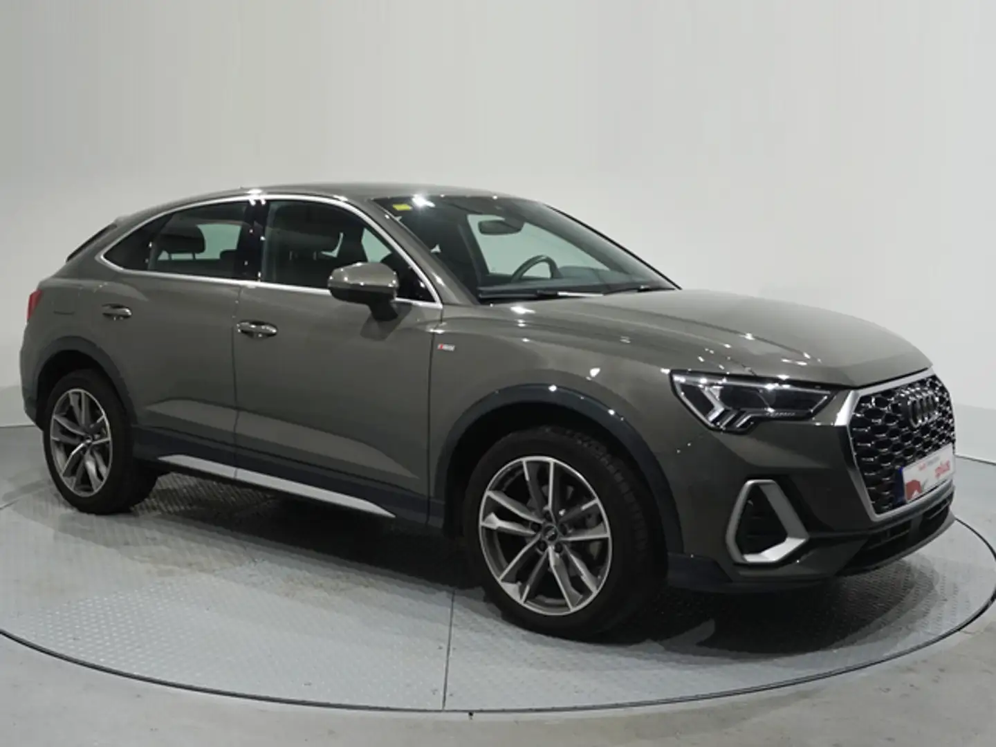 Audi Q3 Sportback 35 TDI S line S tronic Šedá - 1