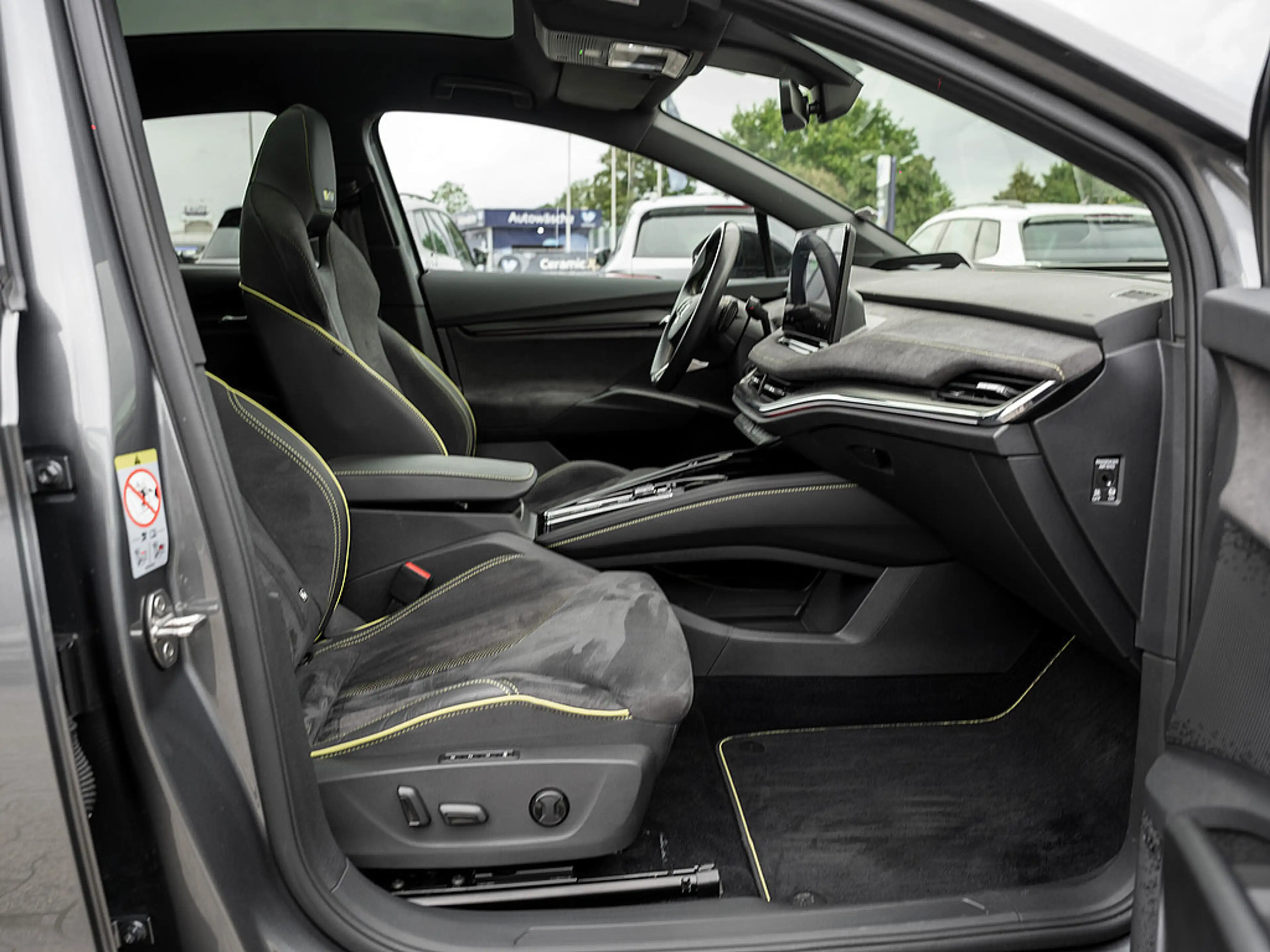 Skoda Enyaq Coupé RS Lounge AHK 360 PANO KAM MATRIX — photo 2