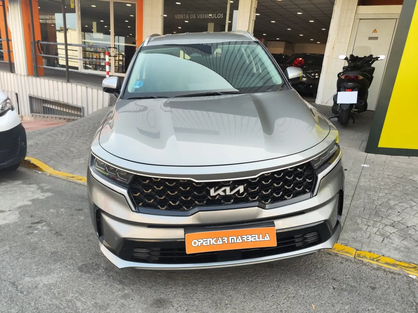 Kia Sorento 1.6 T-GDi HEV Drive 4x2 Gris - 2