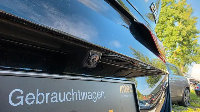 BMW 2 Series view 10
