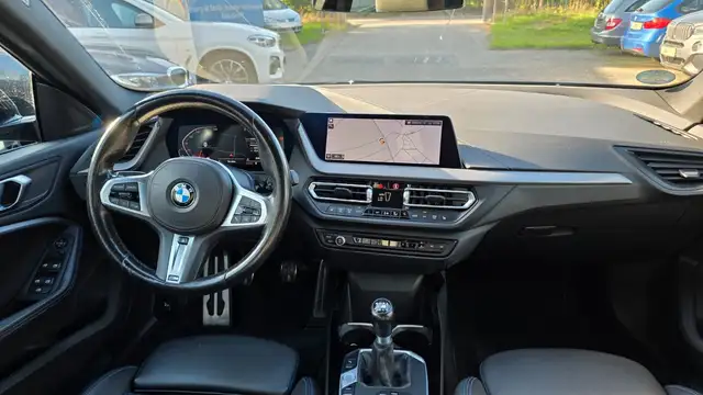 BMW 2 Series view 13