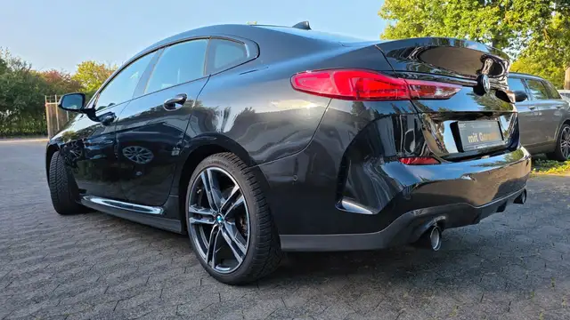 BMW 2 Series view 3
