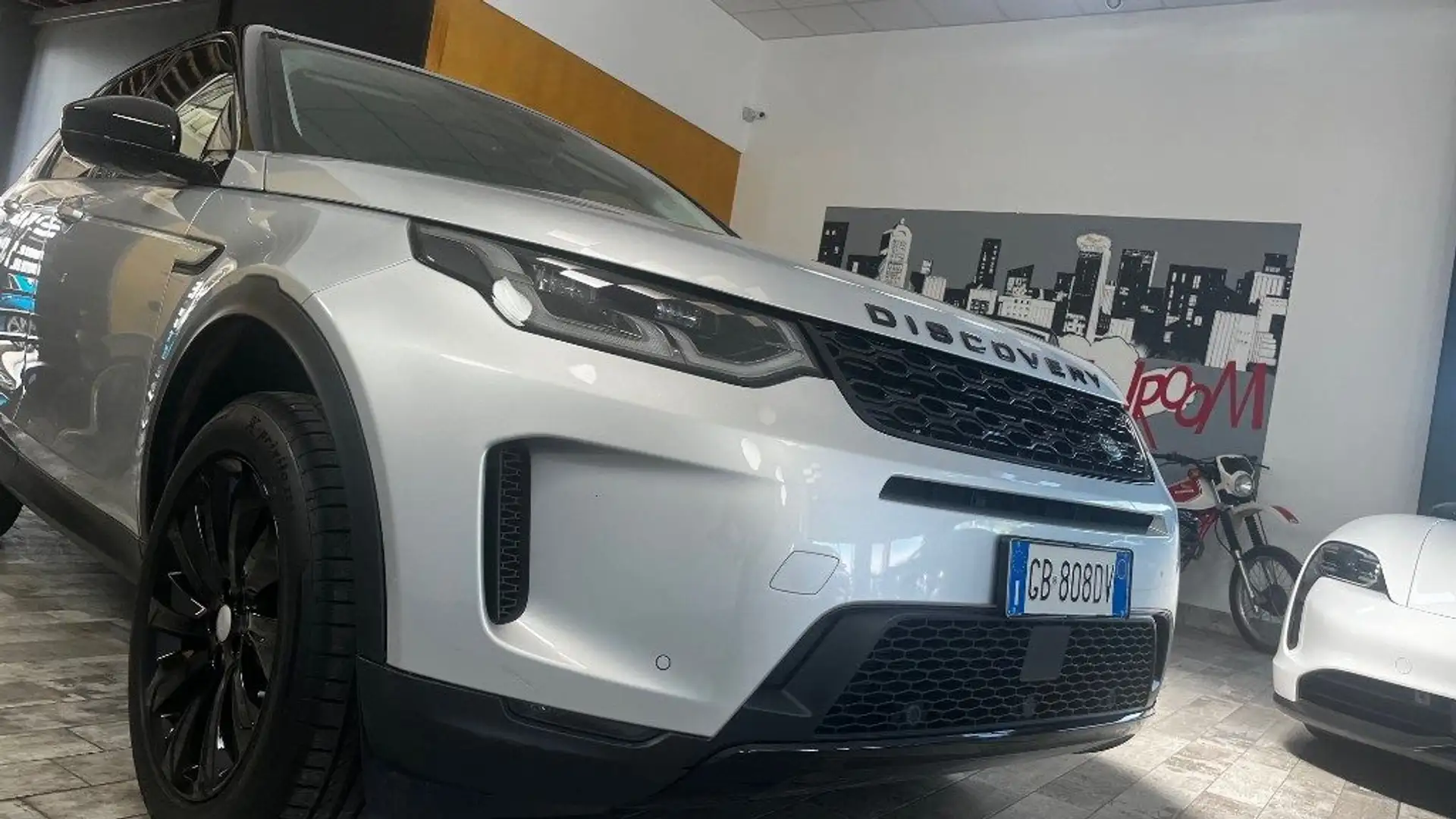 Land Rover Discovery Sport 2.0D I4-L.Flw 150 CV AWD HSE N1 AUTOCARRO Grigio - 2