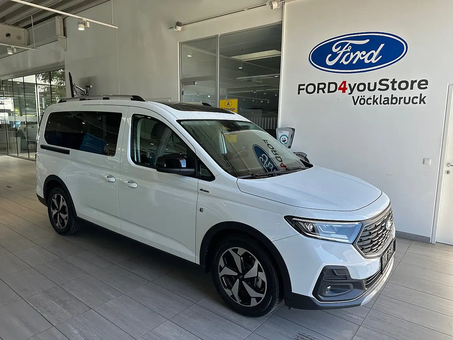 Ford Grand Tourneo Connect 2,0 EcoBlue L2 AWD Active Blanc - 1