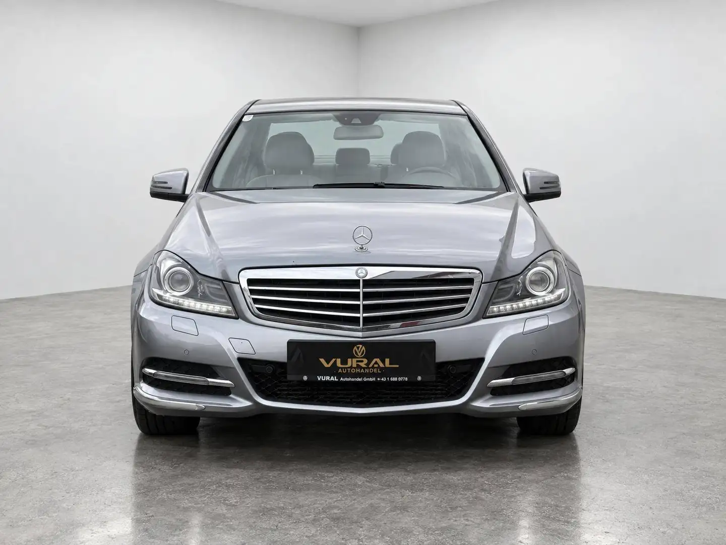 Mercedes-Benz C 180 C 180 CDI BlueEfficiency (204.000) Grau - 2